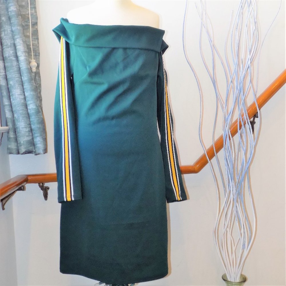 NWT STYLE RACK Off The Shoulder Dress Size Medium Green Yellow White Str…
